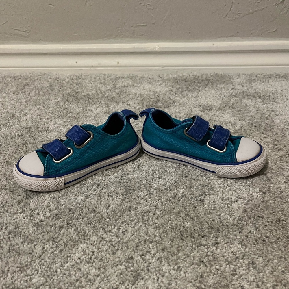 Velcro converse shoes toddler size 5 teal/blue